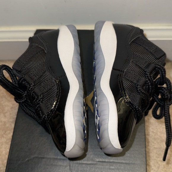 Jordan 11 Retro Toddler 🔥 - Picture 5 of 7